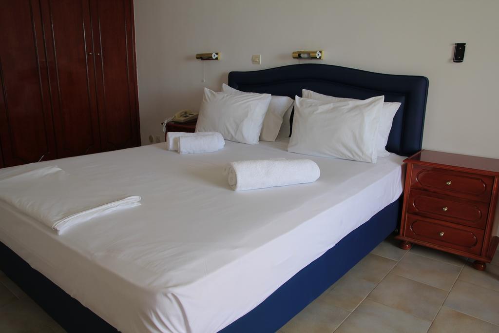Mediterranean Hotel Karpathos Chambre photo