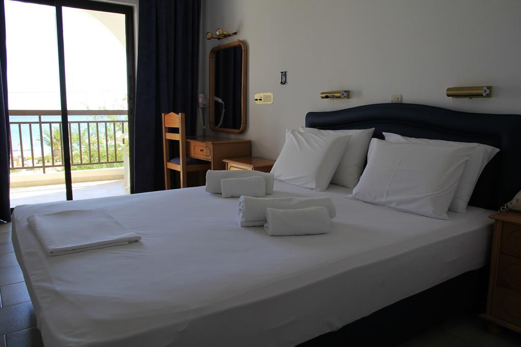 Mediterranean Hotel Karpathos Extérieur photo